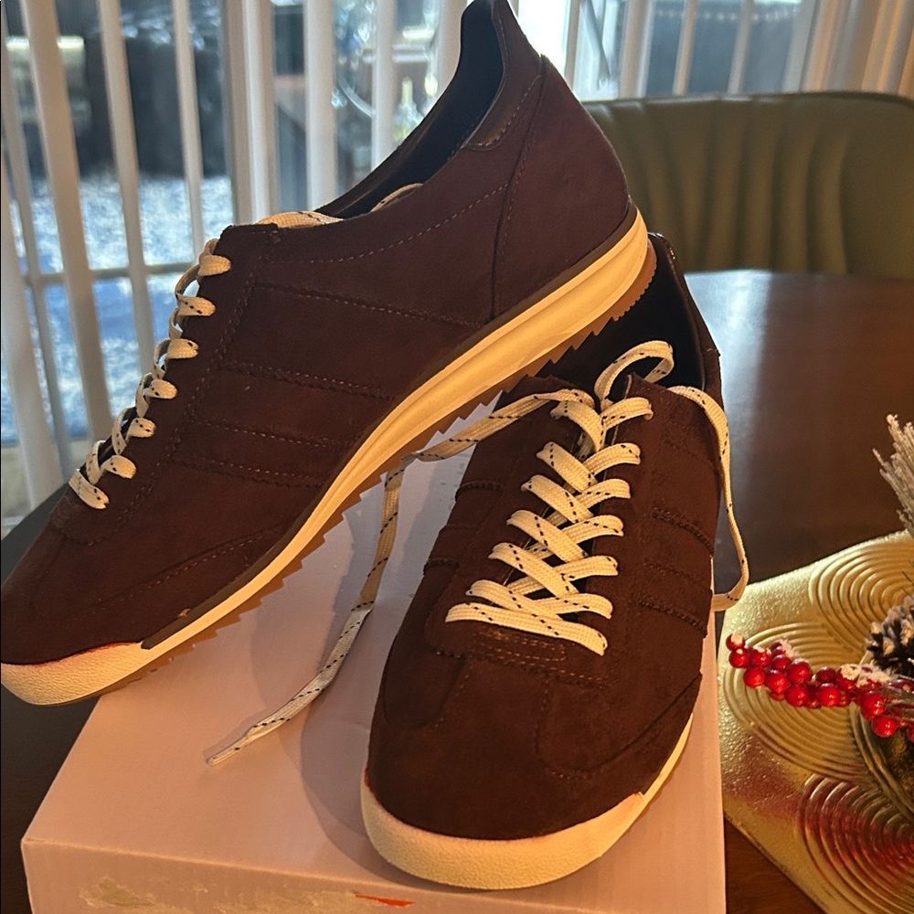 NIB Madden Girl Jumper Brown Suede Sneakers
